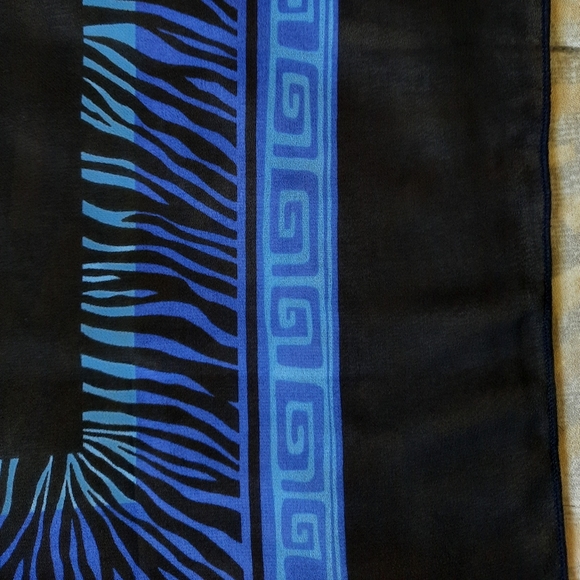 Croft & Barrow swim cover up scarf. - Picture 3 of 7